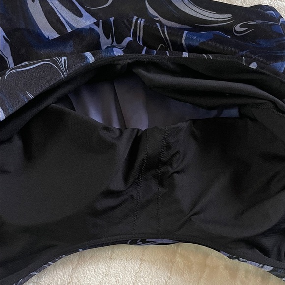 ATHLETA|Velvet Black Blue Swirl Women's yoga Top|Medium| EUC - Picture 6 of 7